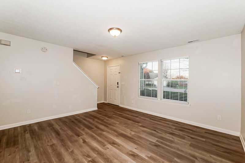 1,935/Mo, 6322 Bearsdale Cir Indianapolis, IN 46235 Living Room View 2