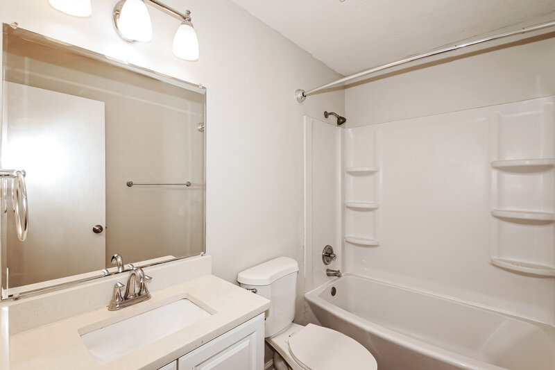 1,935/Mo, 6322 Bearsdale Cir Indianapolis, IN 46235 Bathroom View