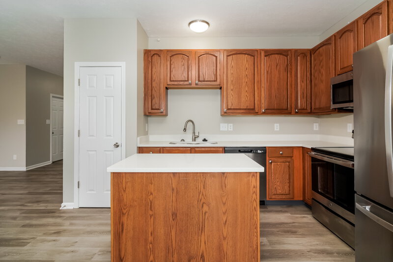 1,835/Mo, 7644 Bann Way Indianapolis, IN 46239 Kitchen View