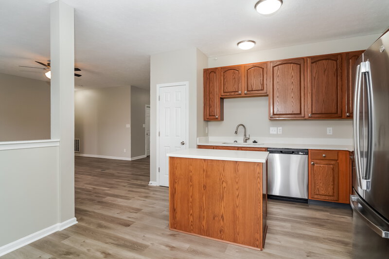 1,835/Mo, 7644 Bann Way Indianapolis, IN 46239 Kitchen View 2