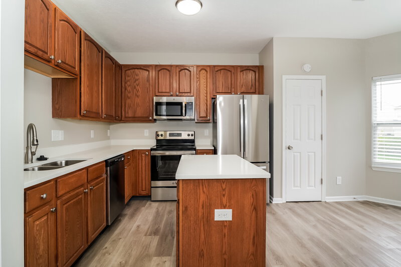 1,835/Mo, 7644 Bann Way Indianapolis, IN 46239 Kitchen View 3