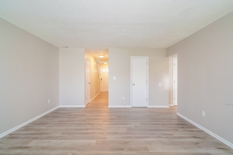 3,250/Mo, 8336 Country Creek Dr Indianapolis, IN 46234 Living Room View 2