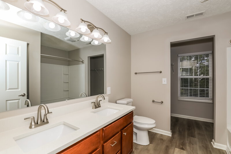 1,945/Mo, 1263 Grand Canyon Ct Franklin, IN 46131 Main Bathroom View