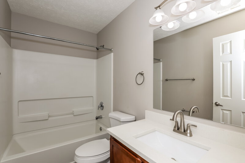 1,945/Mo, 1263 Grand Canyon Ct Franklin, IN 46131 Bathroom View