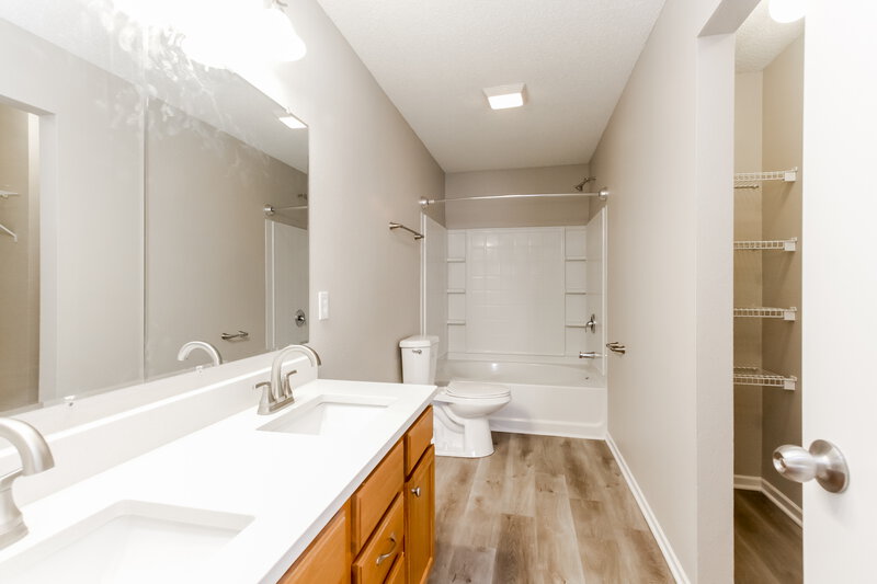 3,200/Mo, 9598 W Constellation Dr Pendleton, IN 46064 Bathroom View