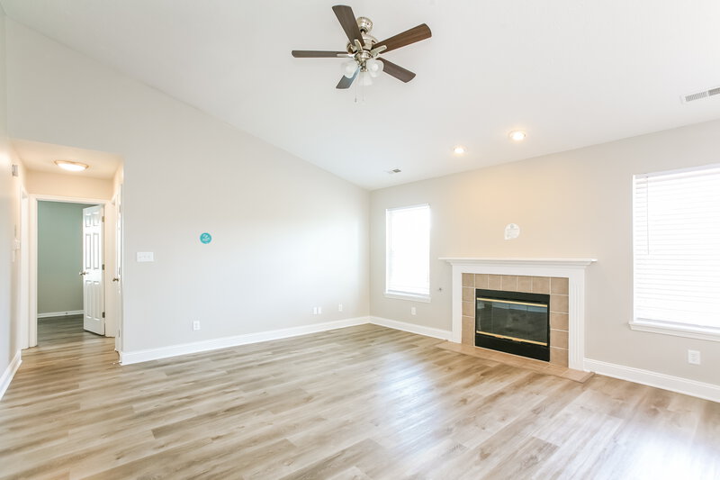 1,840/Mo, 1015 Redwood Dr Lebanon, IN 46052 Living Room View