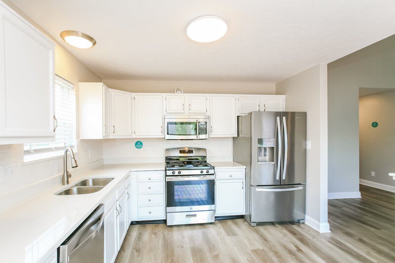 1,840/Mo, 1015 Redwood Dr Lebanon, IN 46052 Kitchen View