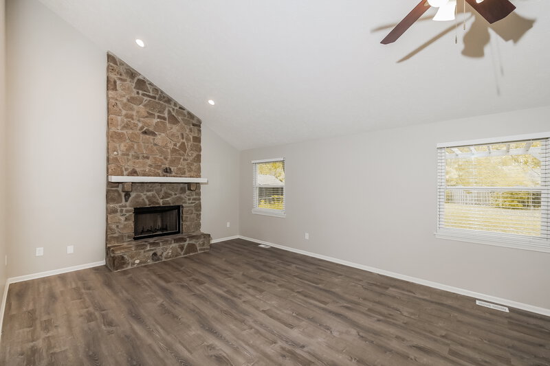 2,050/Mo, 7248 Eagle Bay North Dr Indianapolis, IN 46254 Living Room View 2