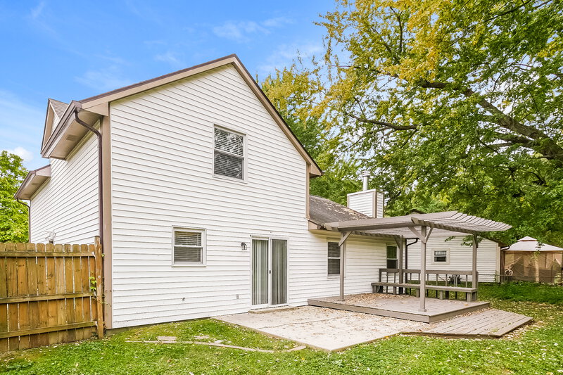 2,050/Mo, 7248 Eagle Bay North Dr Indianapolis, IN 46254 Rear View 2