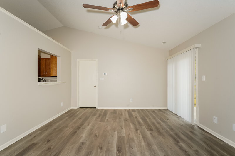 1,685/Mo, 4038 Knollwood Ave Franklin, IN 46131 Living Room View 3