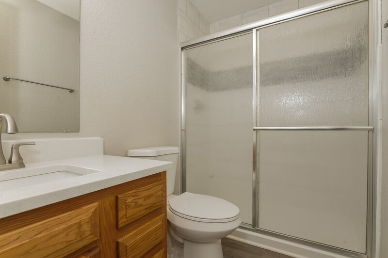 1,685/Mo, 4038 Knollwood Ave Franklin, IN 46131 Main Bathroom View 2