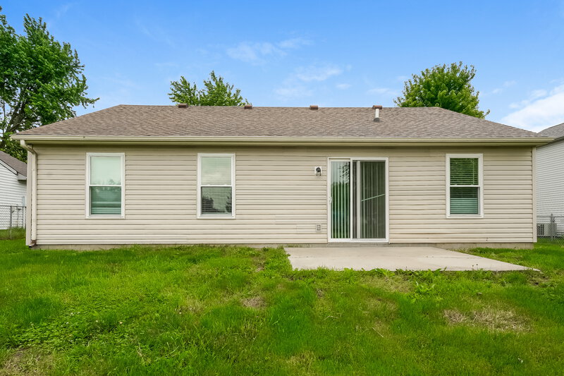1,685/Mo, 4038 Knollwood Ave Franklin, IN 46131 Rear View