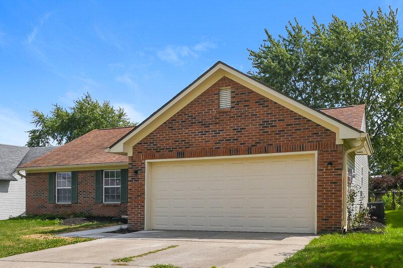 2,220/Mo, 9695 Claymore Dr Fishers, IN 46038 Front View