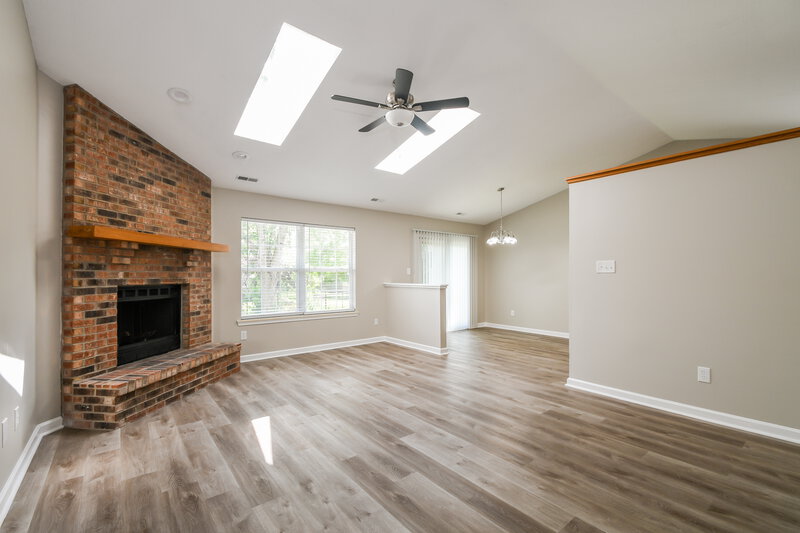 2,220/Mo, 9695 Claymore Dr Fishers, IN 46038 Living Room View 2