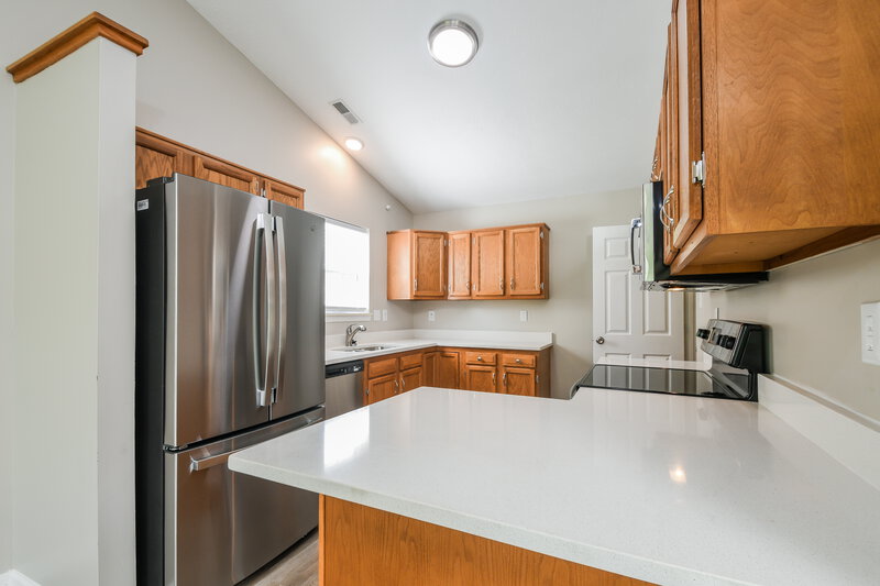 2,220/Mo, 9695 Claymore Dr Fishers, IN 46038 Kitchen View