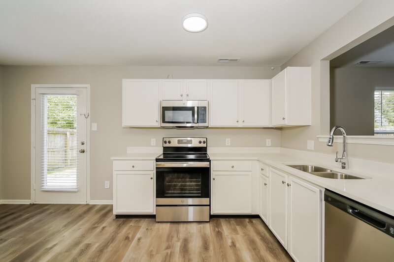 1,745/Mo, 968 Indigo Dr Greenfield, IN 46140 Kitchen View 4