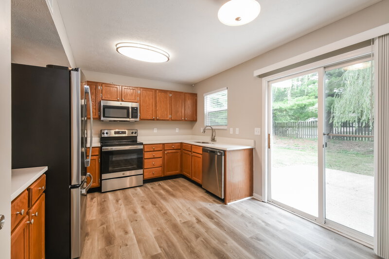 1,975/Mo, 1401 Audubon Dr Brownsburg, IN 46112 Kitchen View