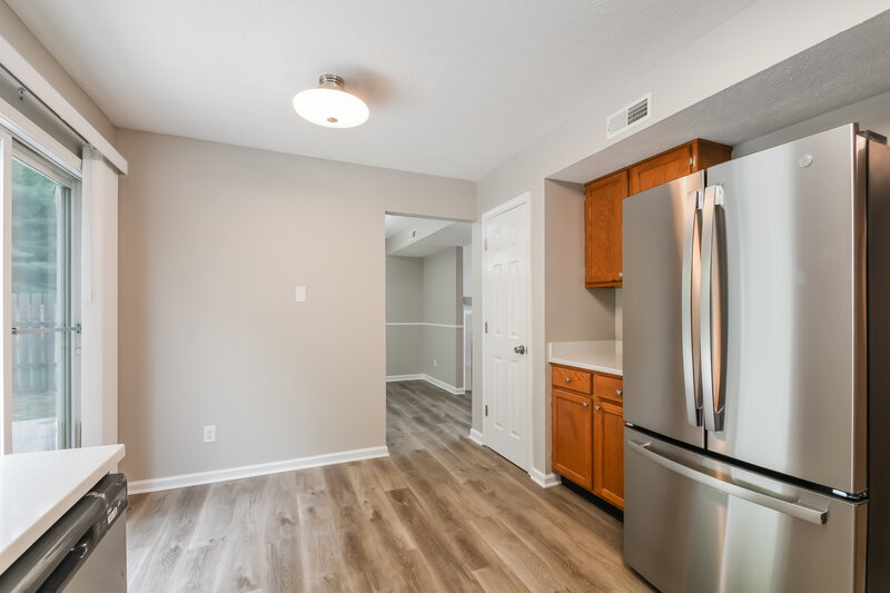 1,975/Mo, 1401 Audubon Dr Brownsburg, IN 46112 Kitchen View 2