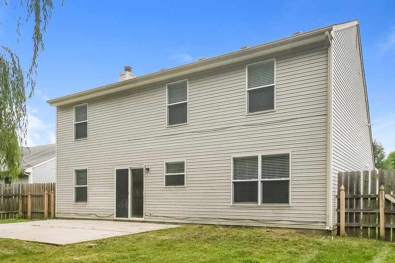1,975/Mo, 1401 Audubon Dr Brownsburg, IN 46112 Rear View
