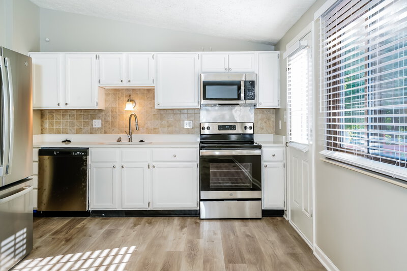 1,930/Mo, 7315 Chimney Rock Ct Indianapolis, IN 46217 Kitchen View