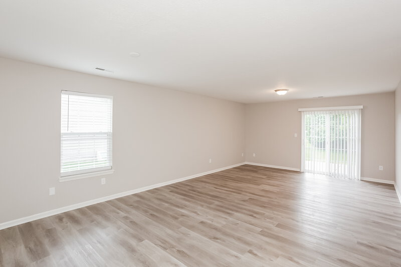 2,450/Mo, 126 Thistlewood Dr Greenfield, IN 46140 Living Room View