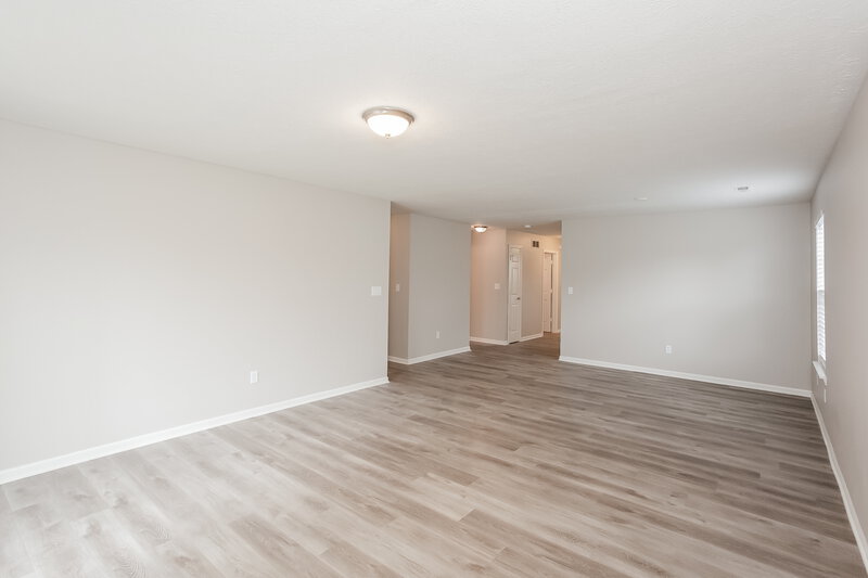2,450/Mo, 126 Thistlewood Dr Greenfield, IN 46140 Living Room View 2