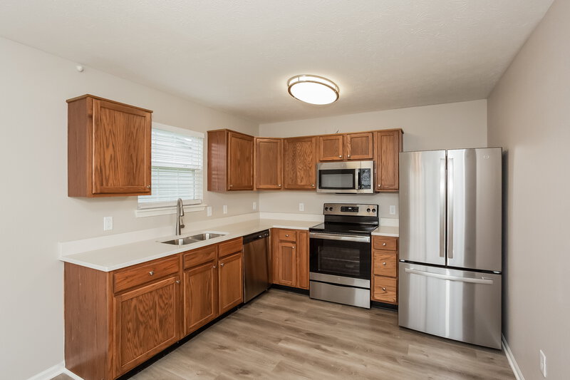 2,450/Mo, 126 Thistlewood Dr Greenfield, IN 46140 Kitchen View