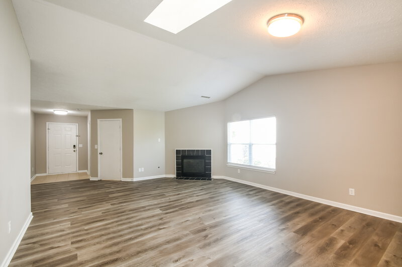2,205/Mo, 1295 Spring Lake Dr Brownsburg, IN 46112 Living Room View 3