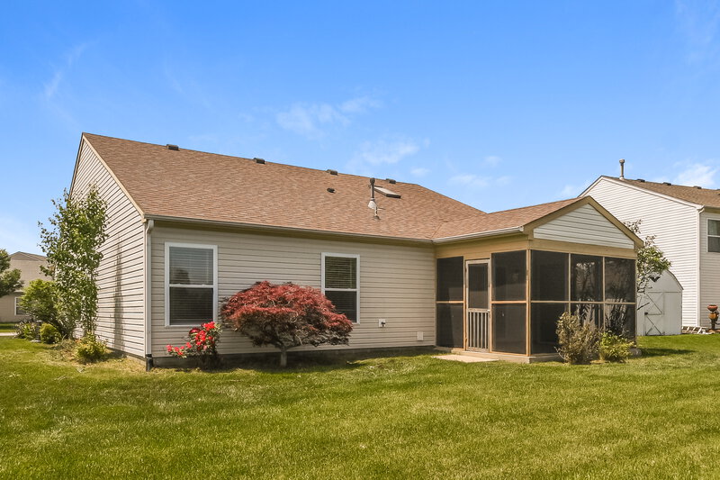 2,205/Mo, 1295 Spring Lake Dr Brownsburg, IN 46112 Rear View