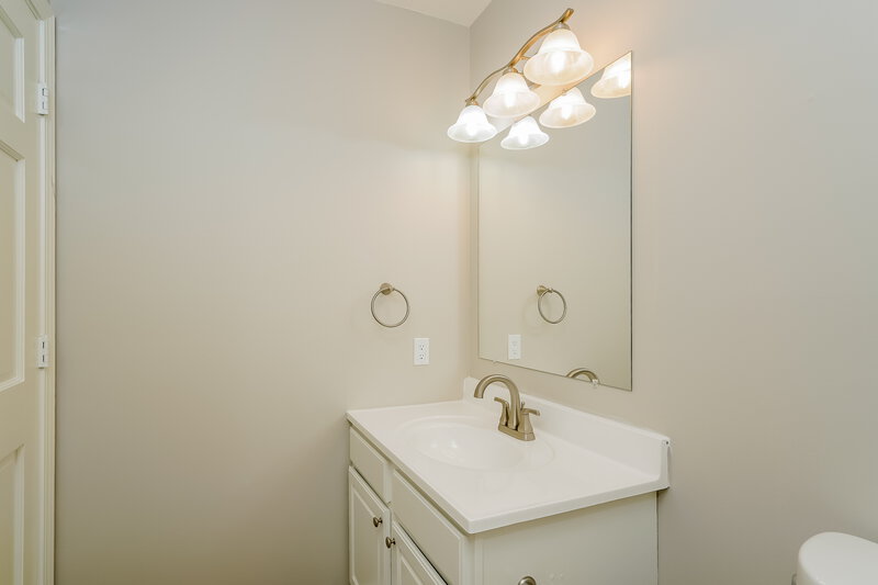 1,990/Mo, 5752 Ashcroft Dr Indianapolis, IN 46221 Powder Room View