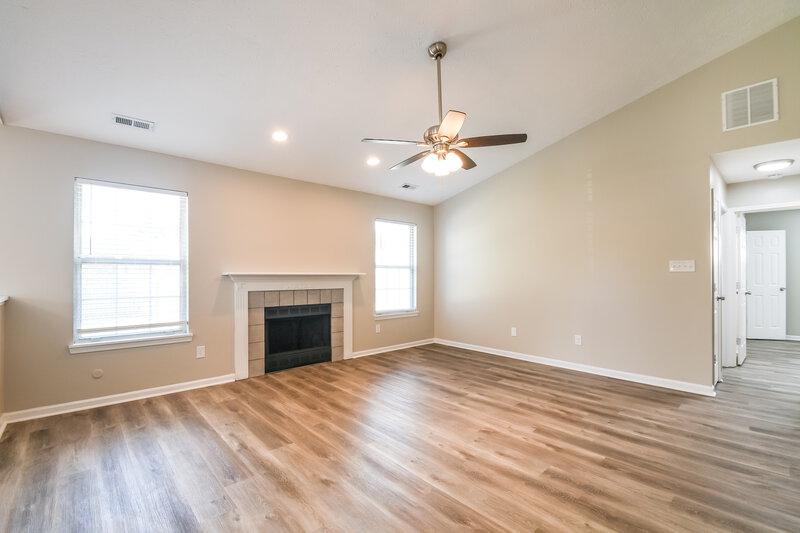 1,760/Mo, 14 Lake Dr N Brownsburg, IN 46112 Living Room View 2
