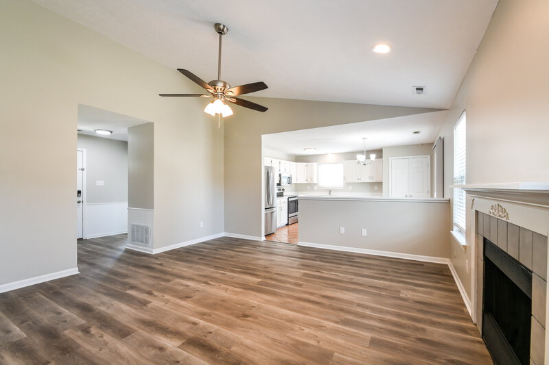 1,760/Mo, 14 Lake Dr N Brownsburg, IN 46112 Living Room View 3