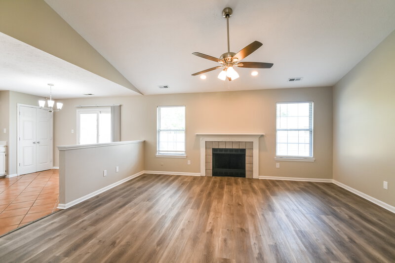 1,760/Mo, 14 Lake Dr N Brownsburg, IN 46112 Living Room View 4
