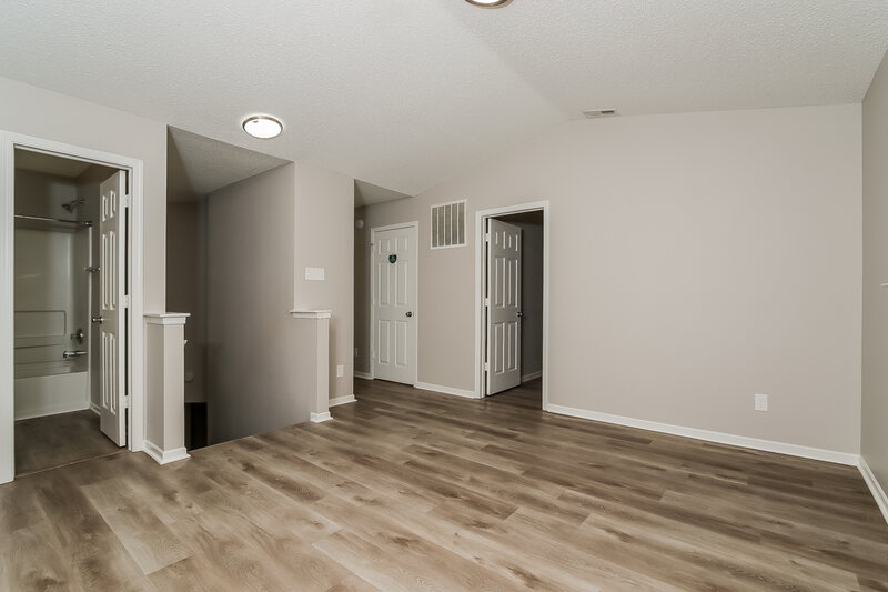 1,915/Mo, 12346 Rose Haven Dr Indianapolis, IN 46235 Loft View