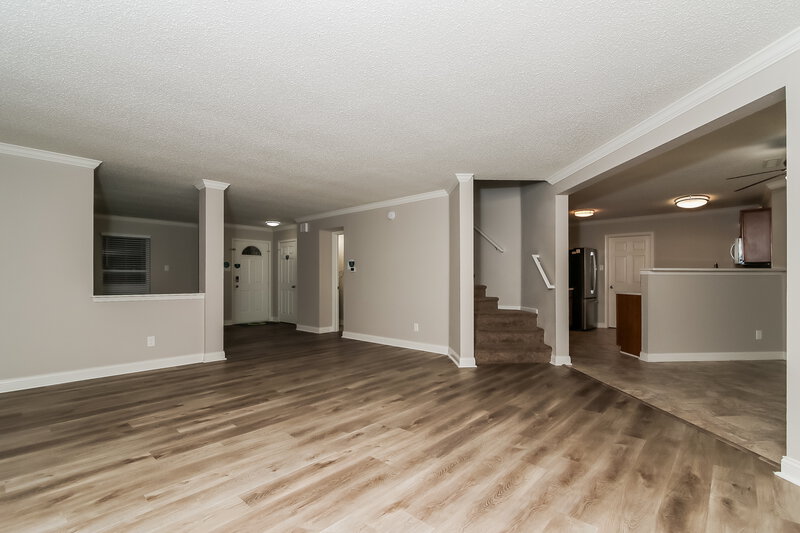 1,915/Mo, 12346 Rose Haven Dr Indianapolis, IN 46235 Family Room View 3