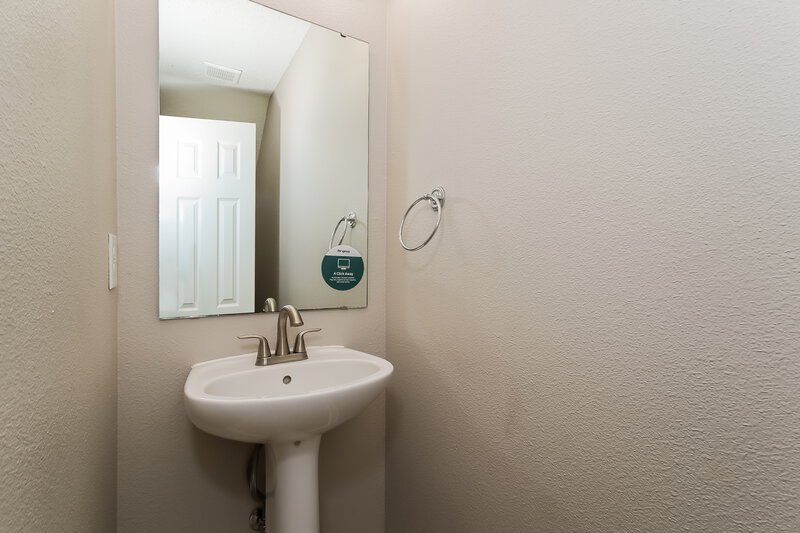 1,915/Mo, 12346 Rose Haven Dr Indianapolis, IN 46235 Bathroom View 2