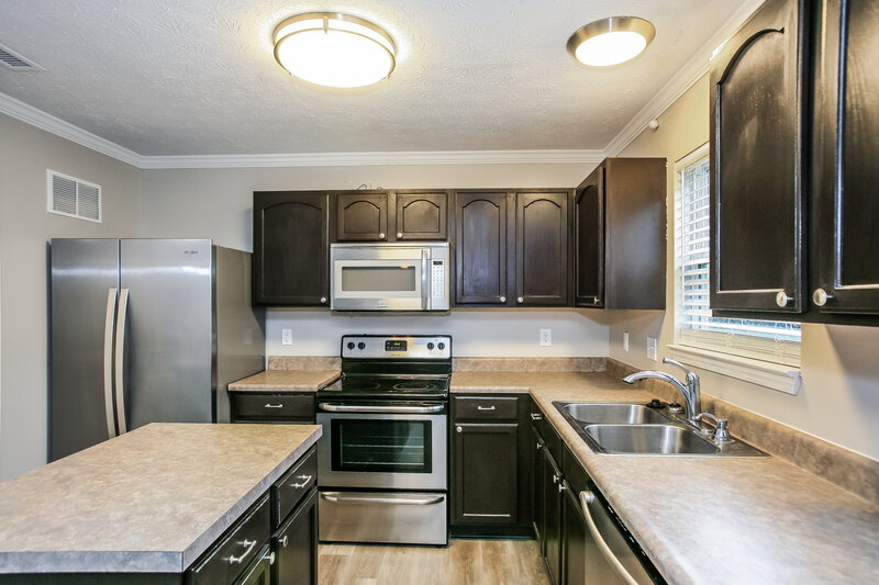 1,890/Mo, 1112 River Ridge Dr Brownsburg, IN 46112 Kitchen View 2