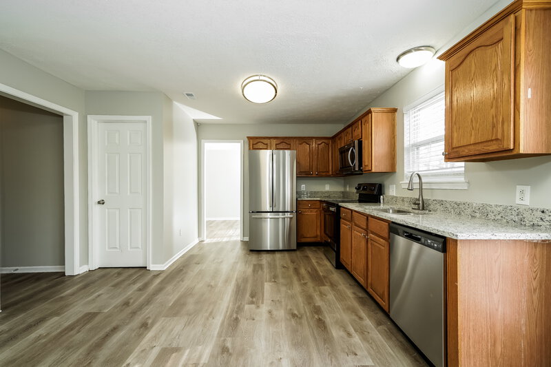 2,150/Mo, 6229 Tybalt Pl Indianapolis, IN 46254 Kitchen View 3