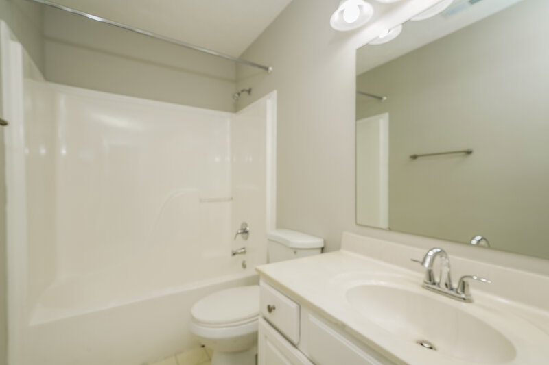 2,150/Mo, 6229 Tybalt Pl Indianapolis, IN 46254 Bathroom View 2