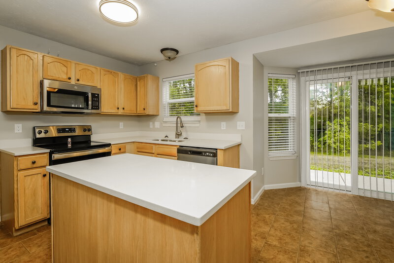2,075/Mo, 1495 Brigade Cir Indianapolis, IN 46234 Kitchen View 2