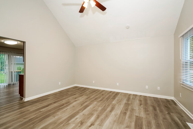 1,610/Mo, 1449 Natalie Ct Franklin, IN 46131 Living Room View 2