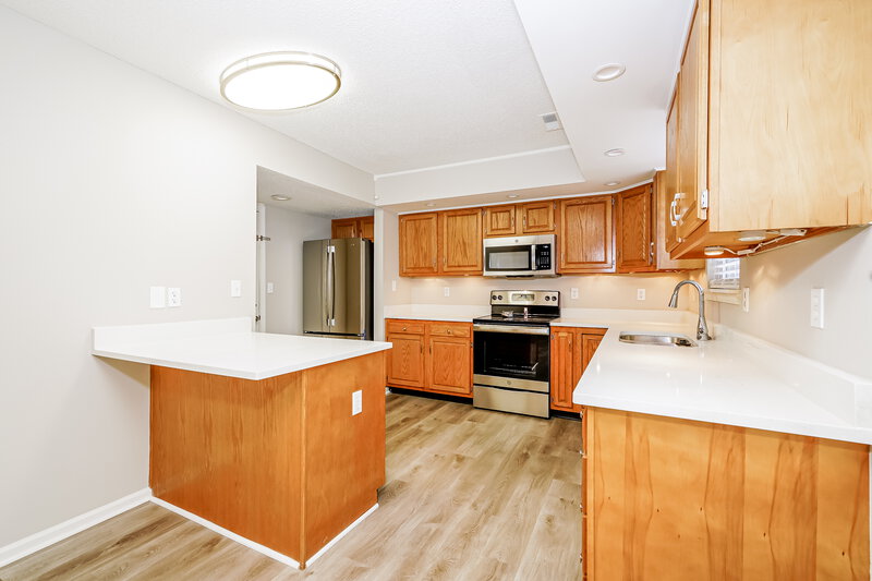 2,810/Mo, 9005 Lighthorse Dr Indianapolis, IN 46231 Kitchen View