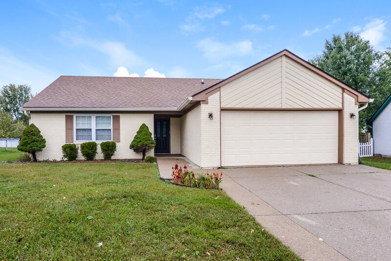 2,570/Mo, 7352 Southern Lakes Dr Indianapolis, IN 46237 External View