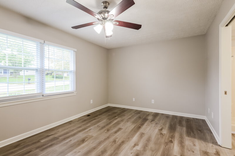 2,570/Mo, 7352 Southern Lakes Dr Indianapolis, IN 46237 Main Bedroom View