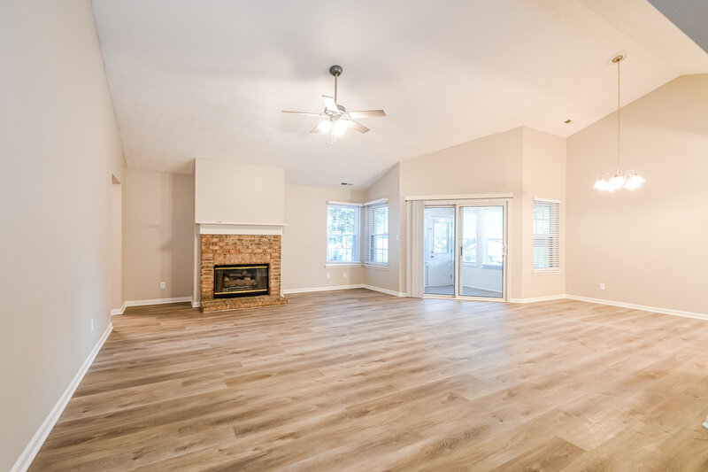 2,075/Mo, 14701 Village Park East Dr Carmel, IN 46033 Living Room View