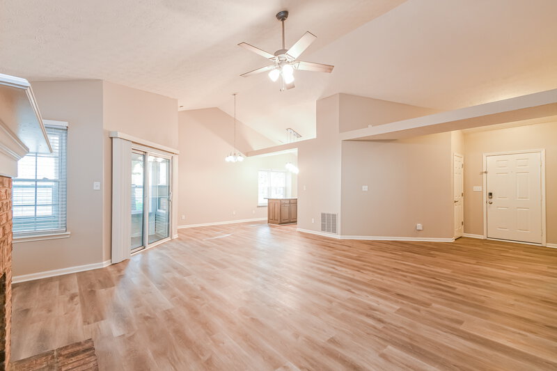 2,075/Mo, 14701 Village Park East Dr Carmel, IN 46033 Dining Room View