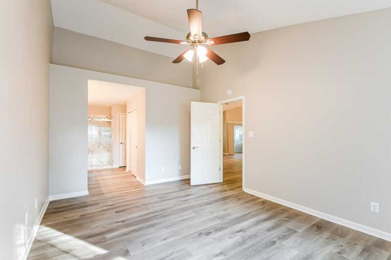 2,075/Mo, 14701 Village Park East Dr Carmel, IN 46033 Main Bedroom View 2