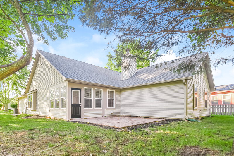 2,075/Mo, 14701 Village Park East Dr Carmel, IN 46033 Rear View 2