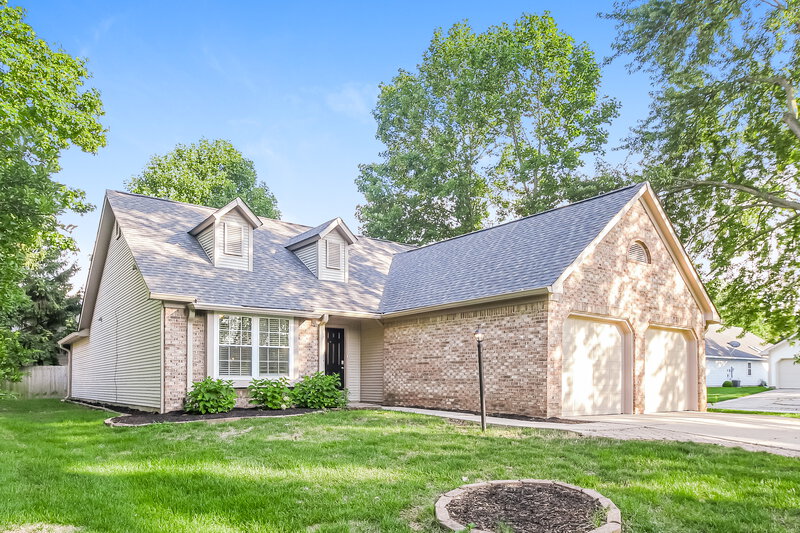 2,075/Mo, 14701 Village Park East Dr Carmel, IN 46033 Side View