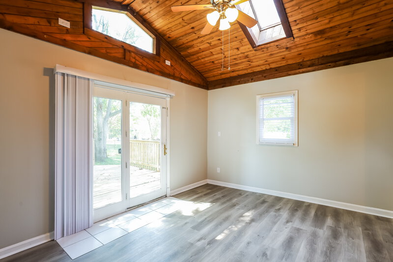1,715/Mo, 1567 Woodside Dr Danville, IN 46122 Sun Room View